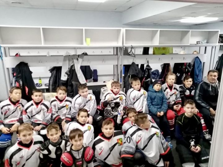 Заинские хоккеисты одержали победу в игре Первенства Татарстана