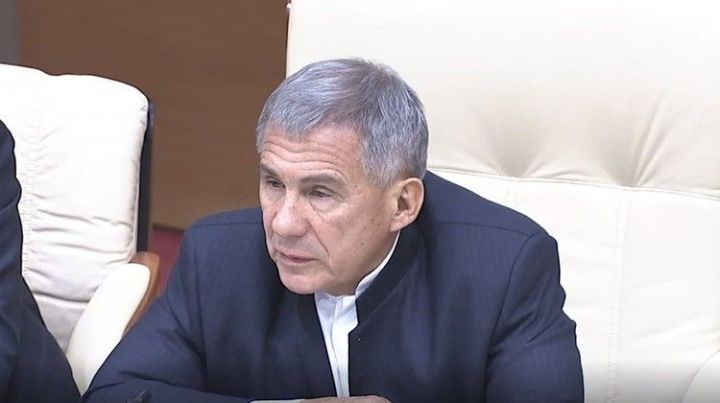 Президент Татарстана обратил внимание глав районов на зарплату сельчан