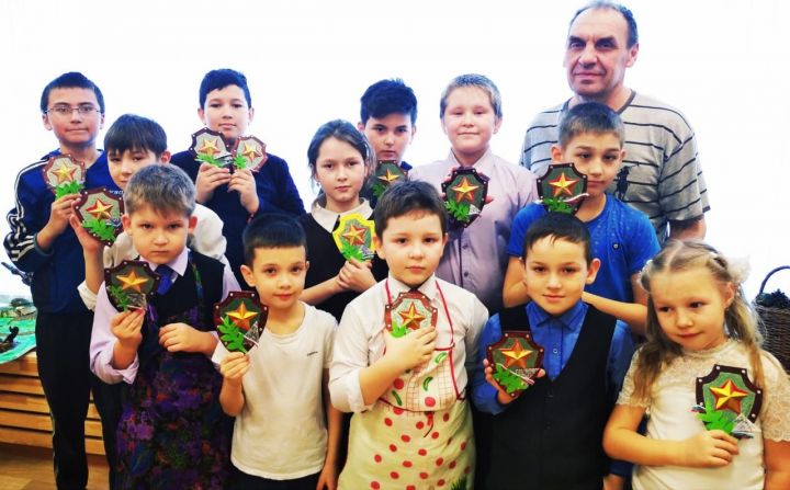 В Заинске дети сделали необычные подарки ко Дню Защитника Отечества