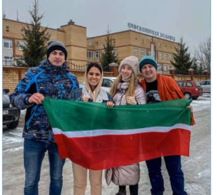 Известные татарстанские блогеры передали подарки в инфекционную больницу эвакуированным с лайнера Diamond Princess