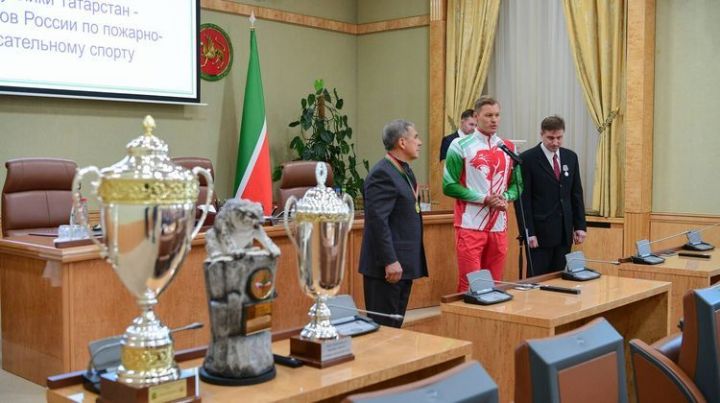 Сборная Татарстана по пожарно-спасательному спорту попросила Минниханова выдвинуться на выборах Президента республики