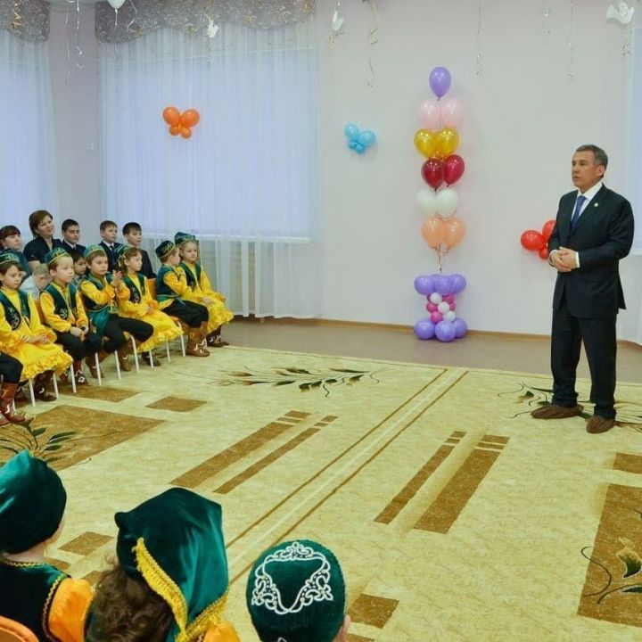 Рустам Минниханов поручил отменить плату за детские сады на период нерабочих дней