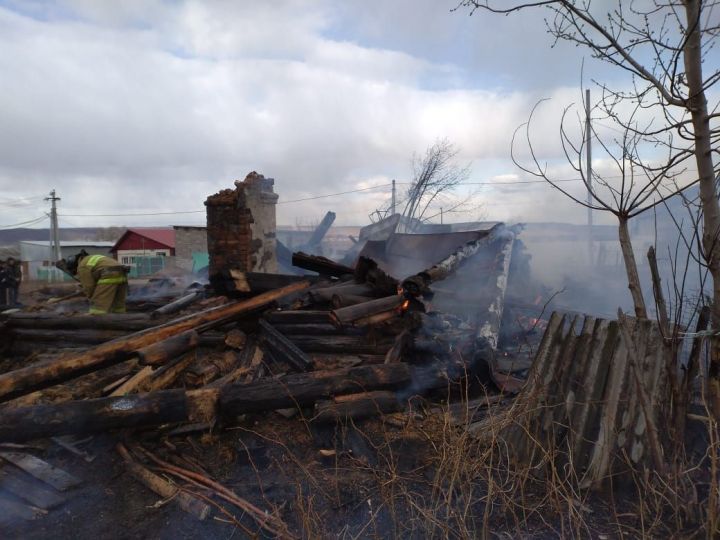 В Заинском районе сгорел частный дом