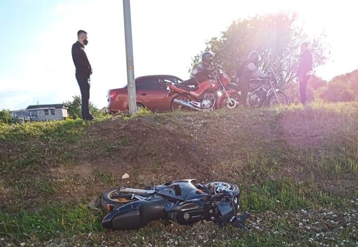 В Заинске мотоциклист сбил подростка