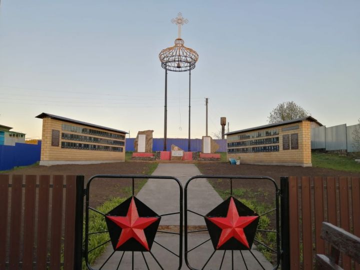 Сельчане Заинского района своими силами установили мемориал землякам, участвовавшим в Великой Отечественной войне