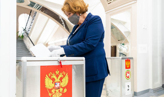 Зиля Валеева отметила, что голосование по поправкам в Татарстане идет дружно