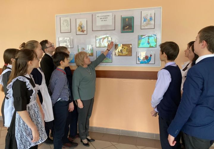 Школьники отметили день рождения русского писателя
