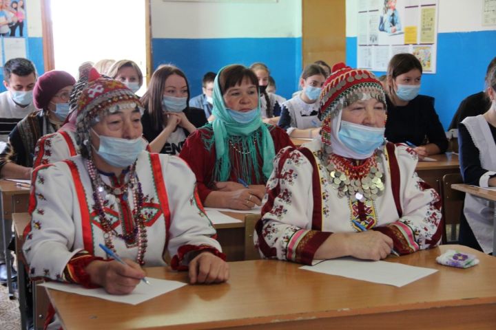 Жители села Заинского района написали диктант на чувашском языке