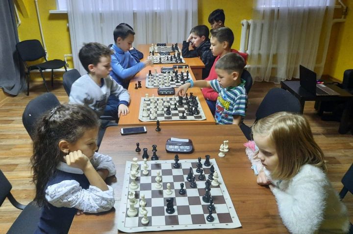 В Заинске прошел турнир среди юных шахматистов