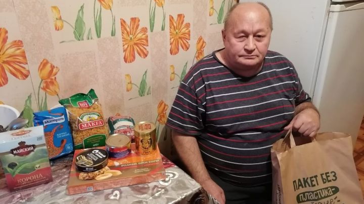 Одинокие пожилые заинцы получили продуктовые наборы от депутата Государственной Думы