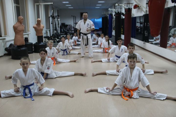 За четверть века более 3000 мальчишек и девочек прошли через заинскую школу карате