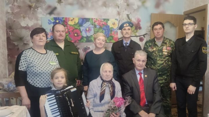В Заинске чествовали ветерана Великой Отечественной войны