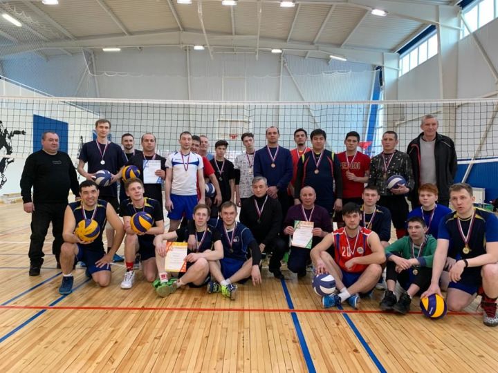 В Заинске определились победители финала Первенства района по волейболу среди мужских команд сельских поселений