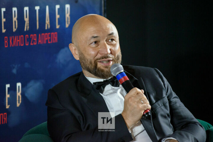 Бекмамбетов поблагодарил татарстанцев за помощь в создании фильма «Девятаев»