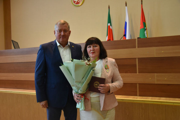 Жительница Заинска Алсу Хисматуллина удостоена государственной награды