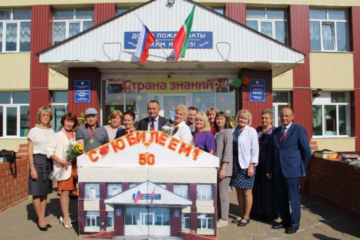 1 сентября Светлоозерская сельская школа отметила свой 50 летний юбилей