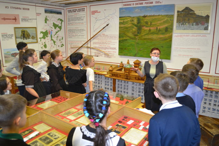 В Заинском музее для школьников организовали урок истории