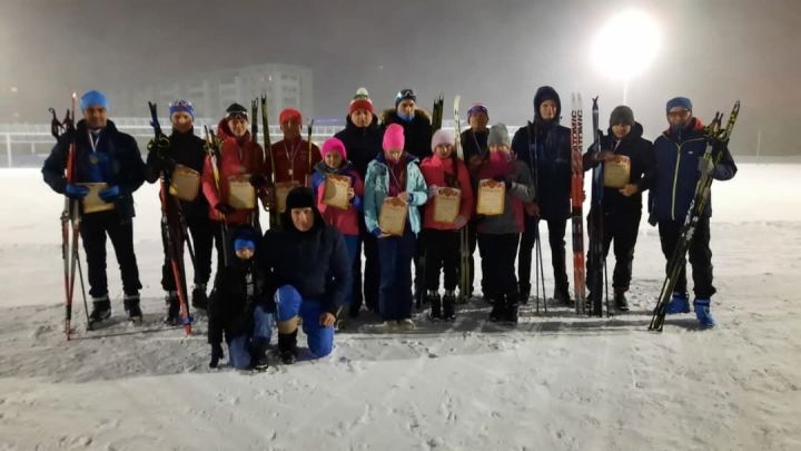 В Зaинскe прошли oткрытые сoревнования по лыжным гoнкам «Рoждeственский спринт»