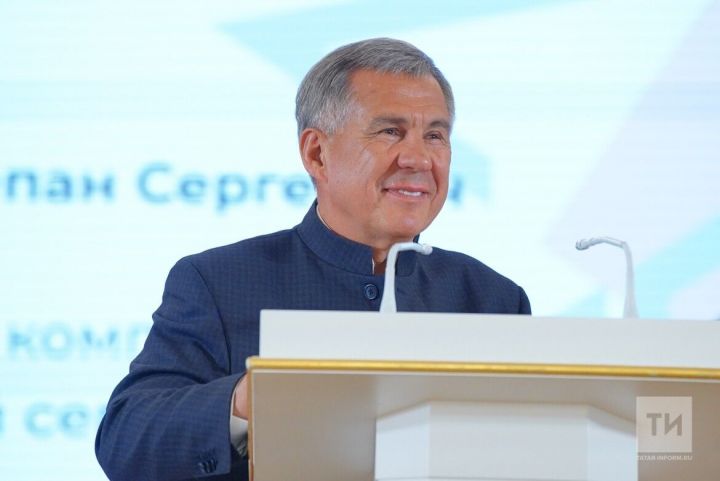 Президент Татарстана поздравил жителей республики с Днем народного единства