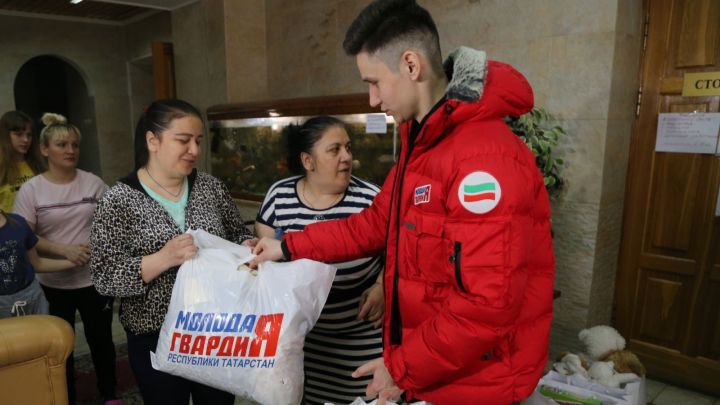В Татарстане волонтеры оказывают помощь прибывшим переселенцам из ДНР и ЛНР