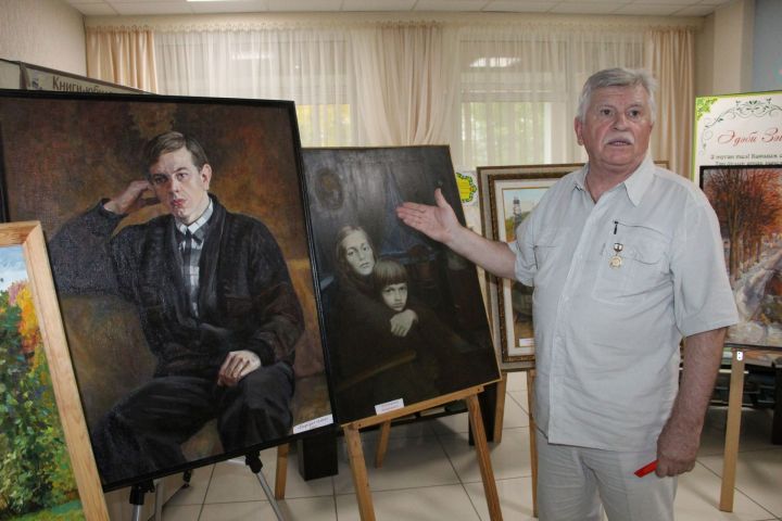 Художник Виктор Хрулев открыл выставку картин к своему 70-летию
