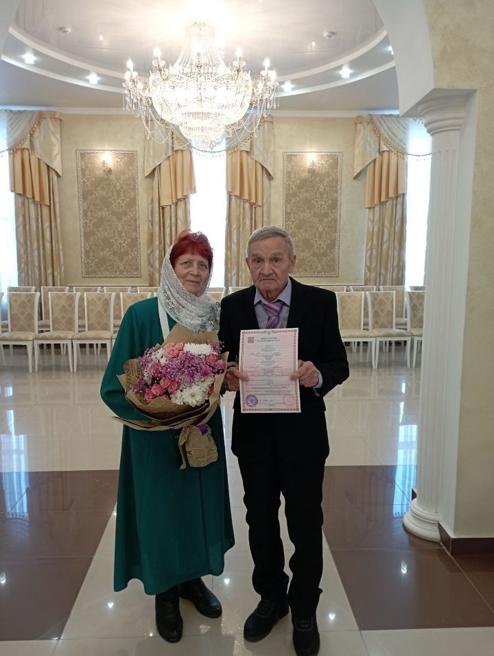 В Татарстане прошла свадьба 86-летнего мужчины и 77-летней женщины