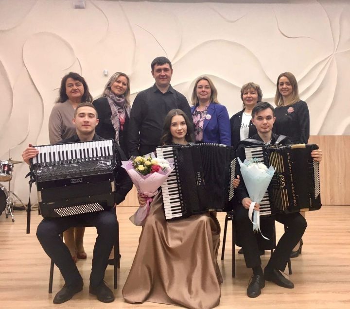 Шквал аплодисментов собрали на концерте в Заинске казанские музыканты