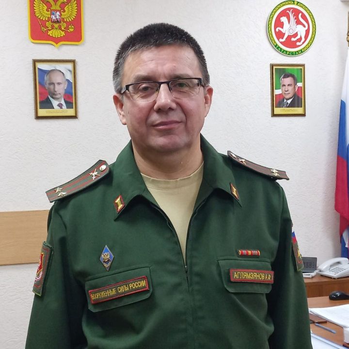 Военный комиссар Заинского района разъяснил подробности службы по контракту