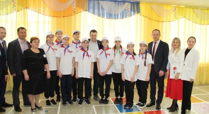 Тимур Сөләйманов Зәй яшьләре, балалар белән аралашты