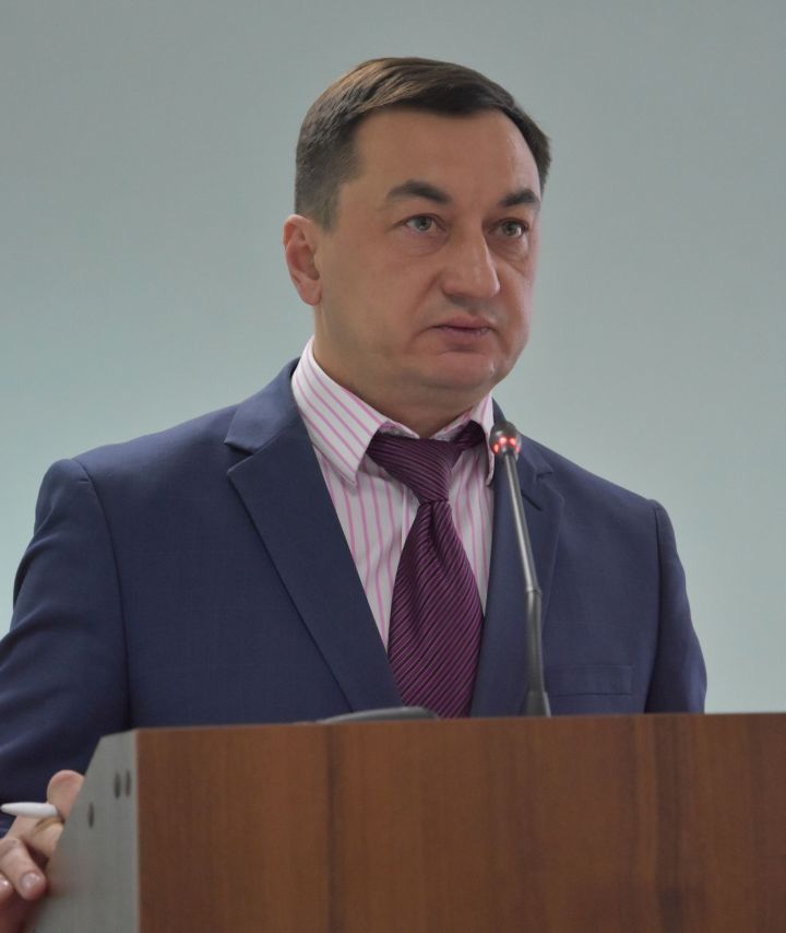 Эрнст Сафаргалиев рассказал о борьбе с коррупцией во время ЕГЭ в Заинском районе