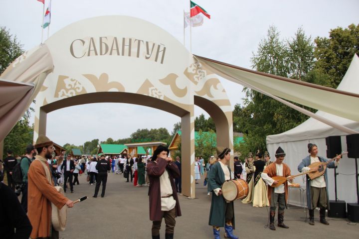 Заинское подворье украсило Сабантуй в Казани