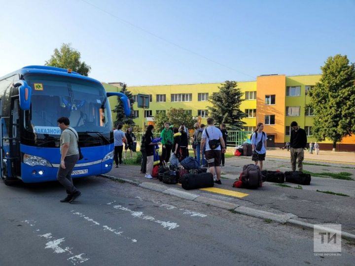 Выпускники елабужской школы из Лисичанска приехали на каникулы в родной город
