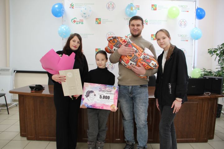 Зәйдә бу елда туган беренче баланы өйгә озаттылар