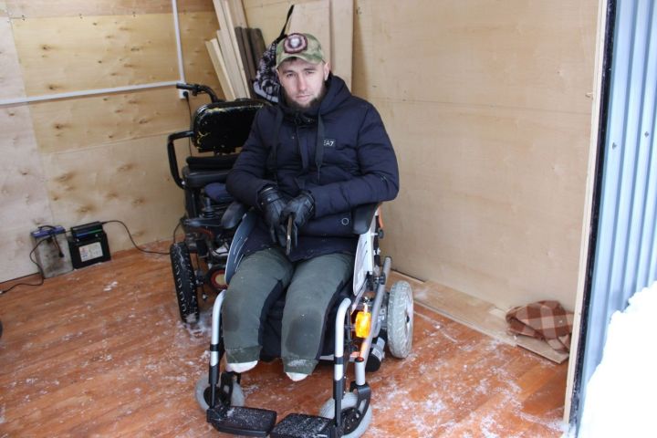 Махсус хәрби операциядә катнашкан Зәй егетенә электр приводы белән инвалид коляскасы алдылар
