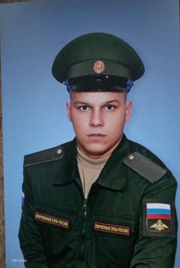 Райнур Шәфиев: «Армиядә хезмәт итү — һәр егетнең бурычы»