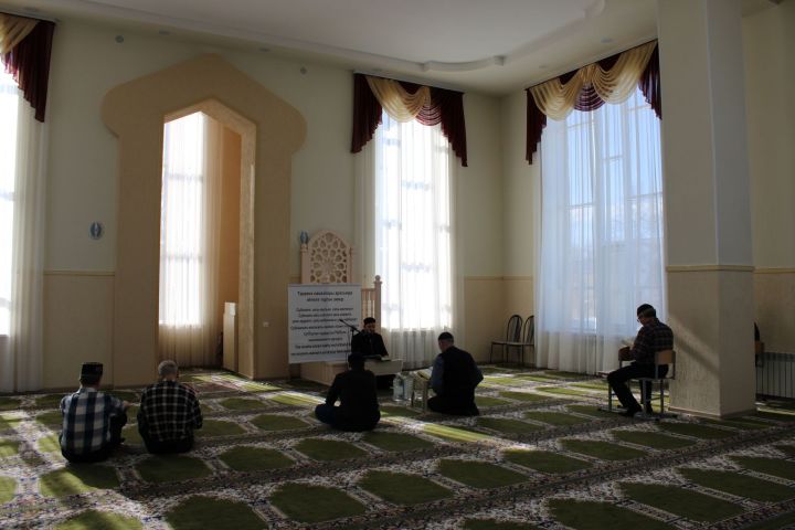 В заинской мечети на Рамадан полностью прочитают Коран