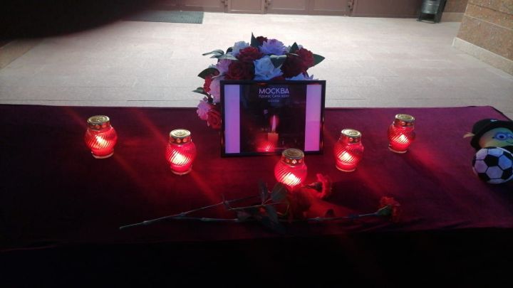 Заинцы могут возложить цветы, свечи в память о погибших в Подмосковье
