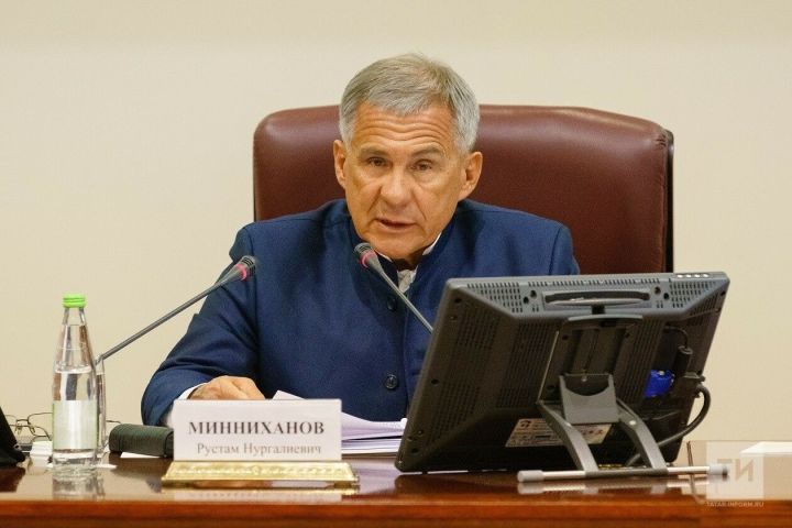 Рустам Минниханов перечислил часть зарплаты в помощь жителям Курской области