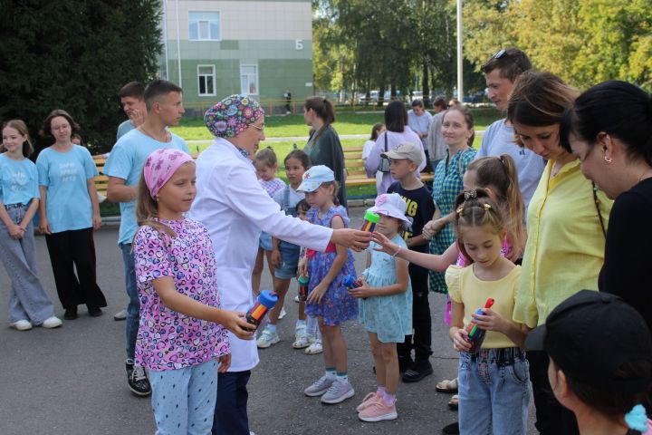 В Заинской ЦРБ поздравили будущих первоклассников