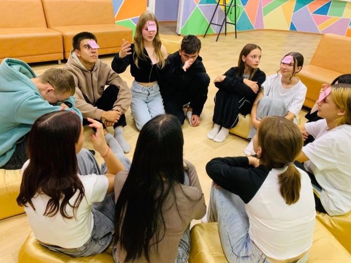 В Заинске подростки обсудили значимость «Телефона доверия»