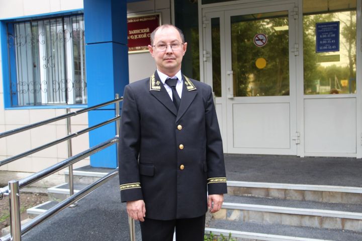 От искусственного интеллекта до электронного дела: председатель Заинского городского суда представил заключительную книгу трилогии