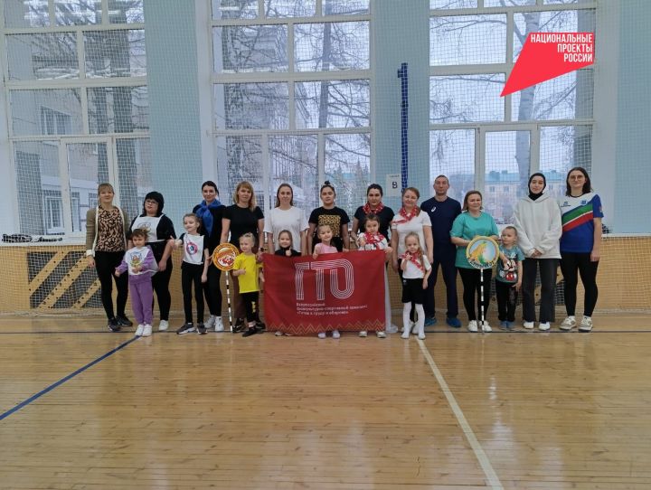 В Заинске прошло спортивное мероприятие «Мама+я», приуроченное ко Дню матери