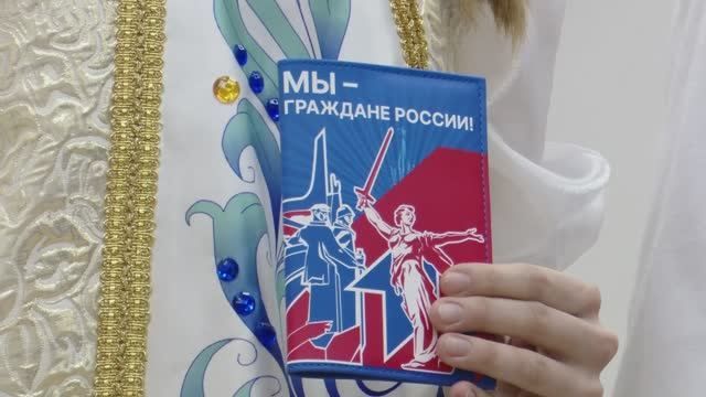 В Заинске 13 подростков получили первый паспорт в День Конституции в музыкальной школе