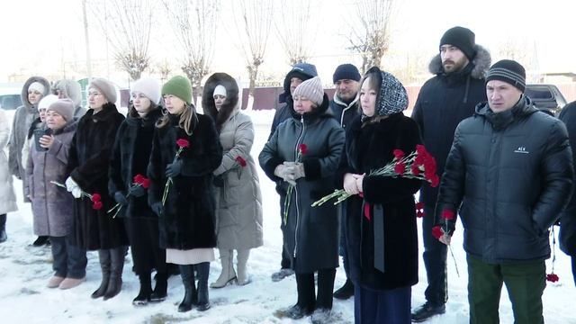 В Заинске установили мемориальную доску участнику СВО Ильясу Харрасову