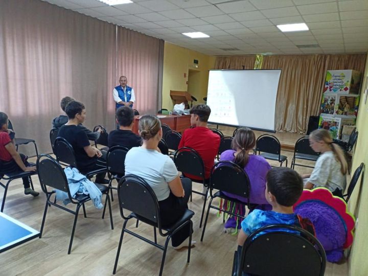 В Заинске подросткам рассказали об опасности питбайков на дорогах