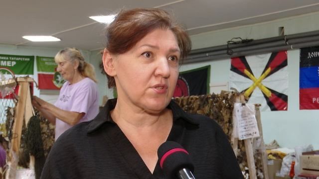 Заинские волонтеры шьют невидимку: как капрон и пенопласт спасают жизни штурмовиков в городе