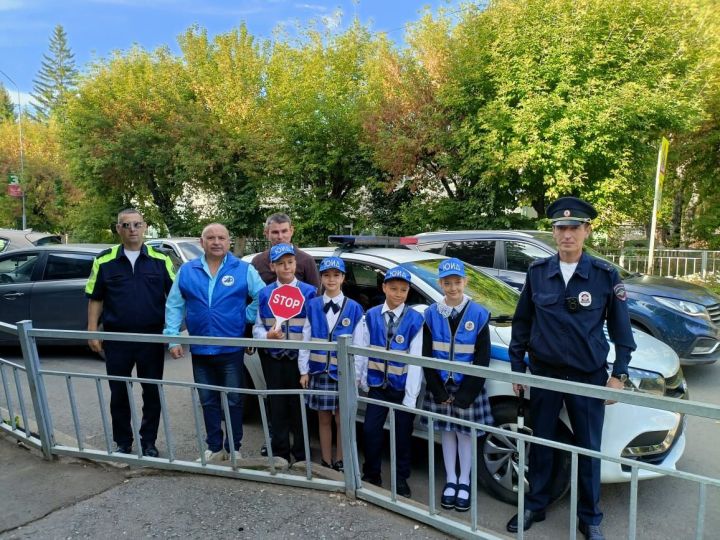 ЮИДовцы Заинска встали на защиту юных пешеходов