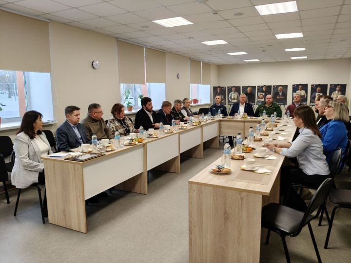 Диалог без формальностей: в Заинске прошла встреча с участниками СВО