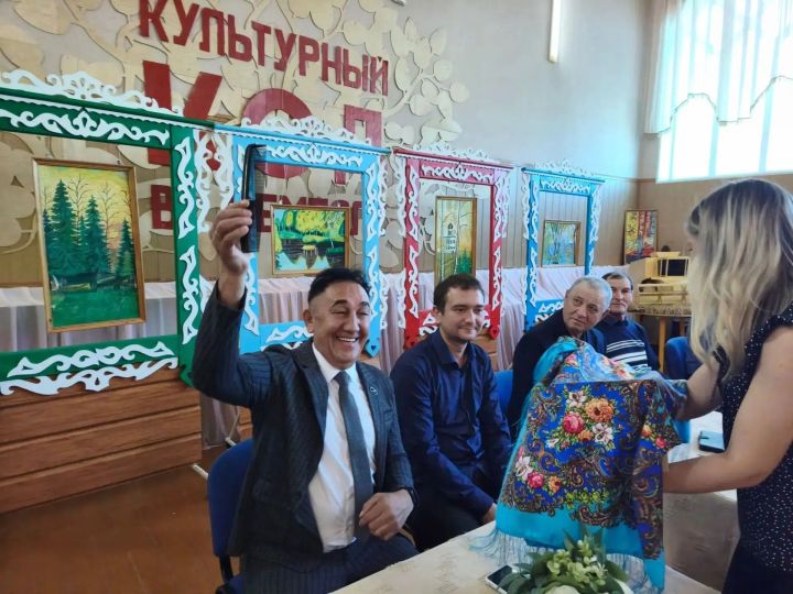 Иске Зәй мәдәният йортында  әтиләр бәйрәме узды
