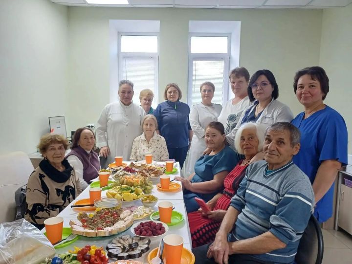 В Заинской ЦРБ поздравили ветеранов здравоохранения